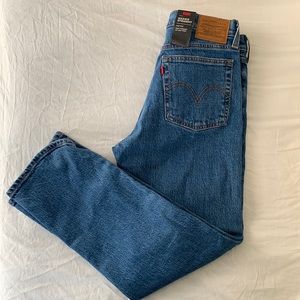Levi’s Wedgie Straight Leg
